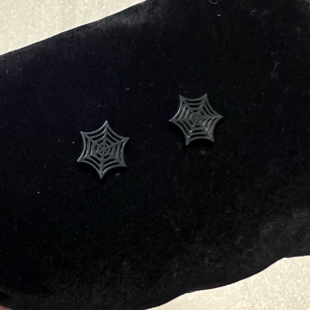 Spiderweb Stud Earrings, Black / Gunmetal